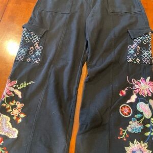 Johnny Was Black Floral Embroidered Loose Fit Sweat Pants